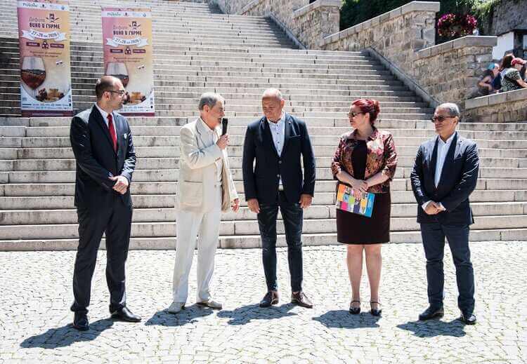 Част от организаторите на Дефиле Вино и гурме - 2020 г. в Пловдив